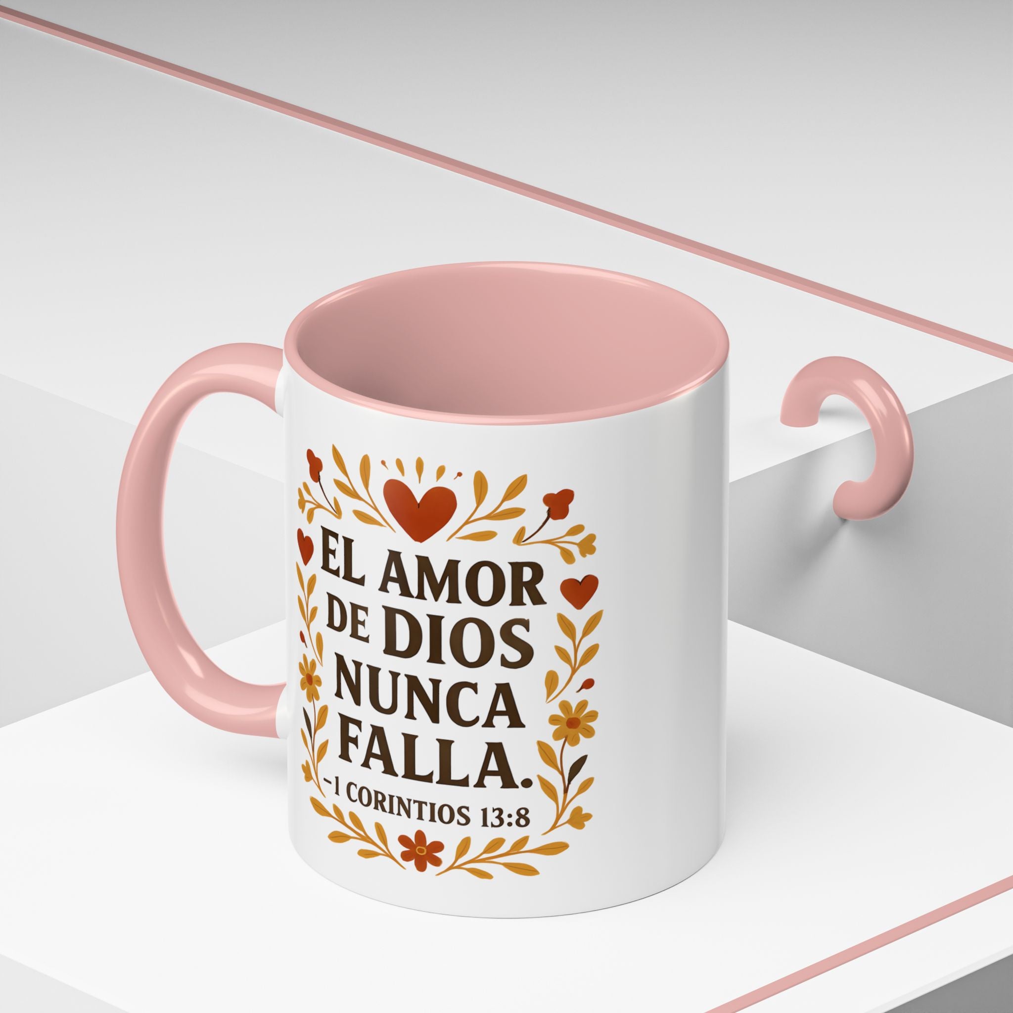 El amor de Dios nunca falla. — 1 Corintios 13:8 | Accent Coffee Mug
